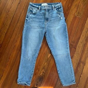 Abercrombie. Size 27. Length extra short.